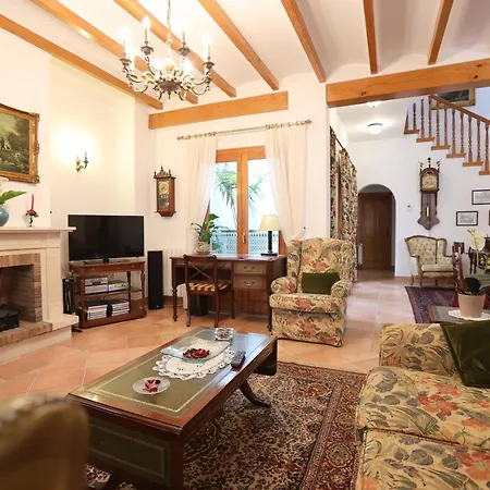 Сasa de vacaciones Casa Señorial -casa Completa 5 O Separada En Dos Independientes De 2 Y 3 Habitaciones- *