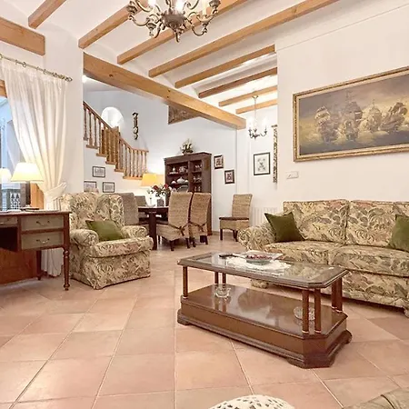 Сasa de vacaciones Casa Señorial -casa Completa 5 O Separada En Dos Independientes De 2 Y 3 Habitaciones-