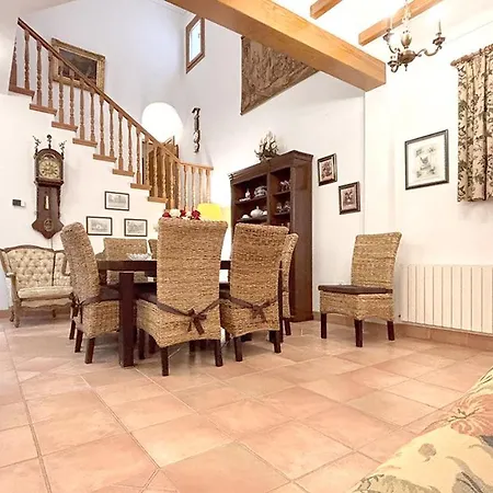 Сasa de vacaciones Casa Señorial -casa Completa 5 O Separada En Dos Independientes De 2 Y 3 Habitaciones-