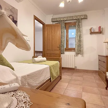Сasa de vacaciones Casa Señorial -casa Completa 5 O Separada En Dos Independientes De 2 Y 3 Habitaciones- *